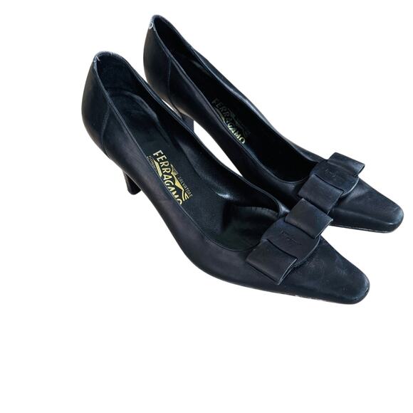 Salvatore Ferragamo Pointed Leather Bow Heels Pumps Black Size 10 - Picture 2 of 11